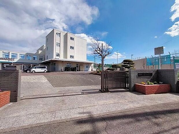 横浜市立日限山中学校 600m