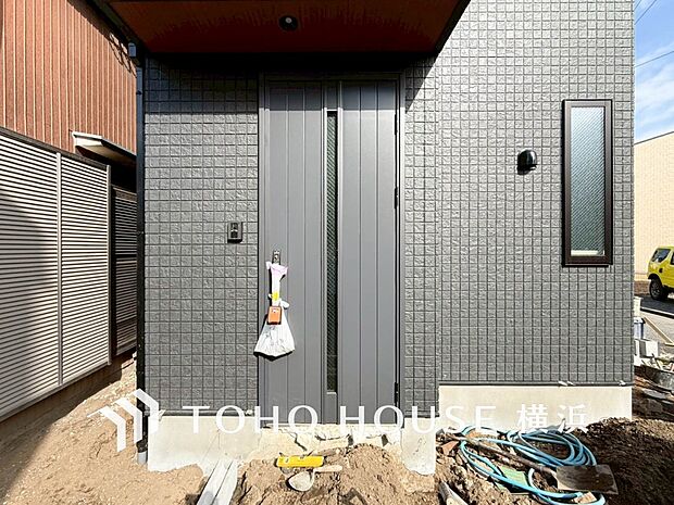 デザイン性の高いエントランスは、住む方のプライドを満たすクオリティ。