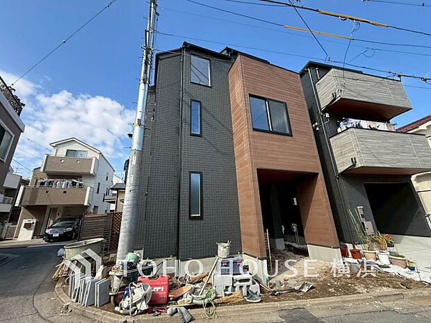 敷地内に駐車スペースがあると、日々の暮らしのをスムーズに運ぶ事が出来ます。