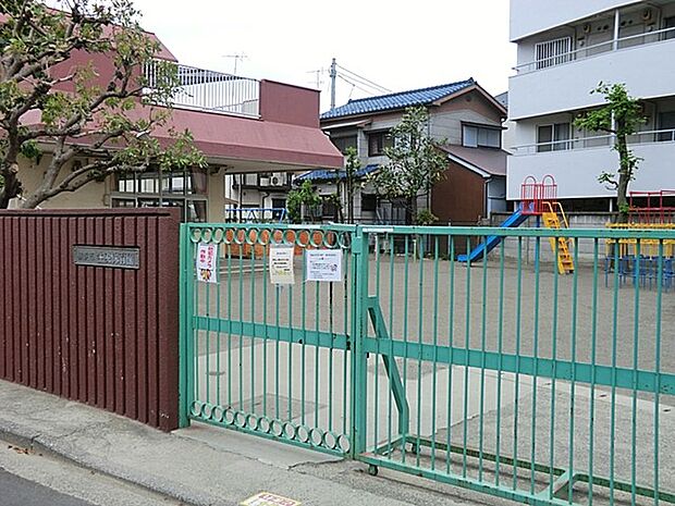 生麦保育園　150m　前面道路を挟んで向かい側に生麦小学校があり、学校体験をするなど、地域の繋がりを大切にしています。 