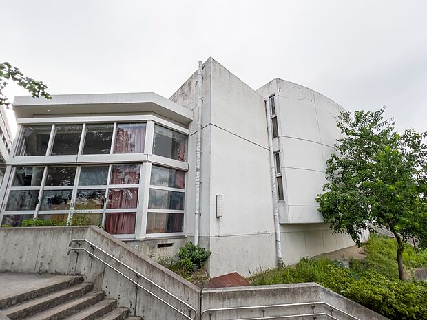 横浜市立生麦中学校 1600m