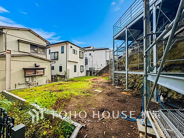 豊かな居住性と、クオリティが見事に調和した住空間。（2025年11月撮影）（A棟）