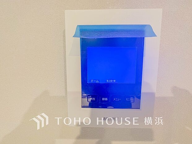 誰が来てもわかる様にモニター付きインターホンを設置。快適と安らぎを合わせた優しい設計。 