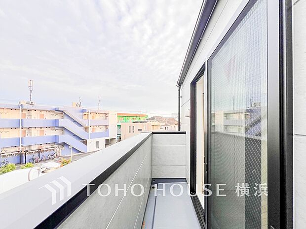 お部屋にも爽やかな風と暖かく柔らかな日差しが差し込み、毎日の暮らしを豊かに彩ります。