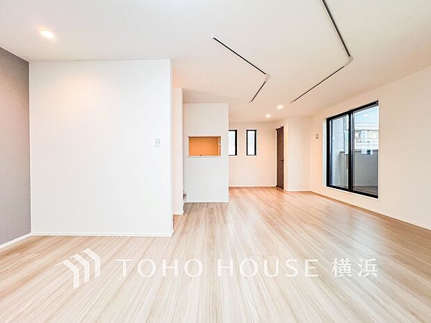 話に夢中になりすぎて、ついつい時を忘れてしまう。そんな束の間の幸せを感じさせてくれる場所。