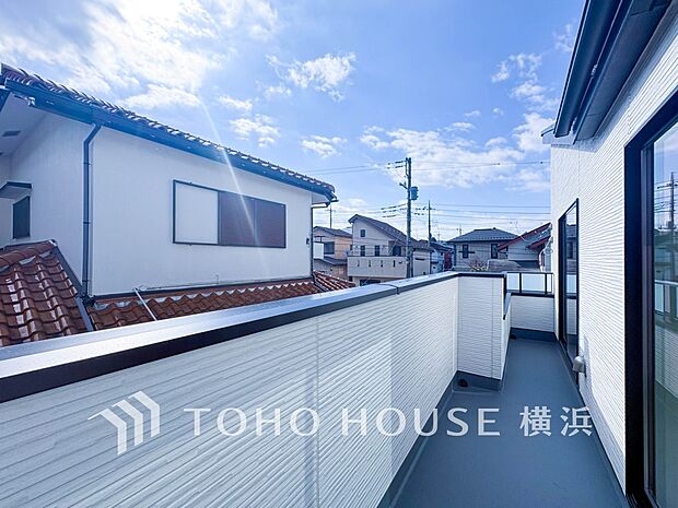 お部屋にも爽やかな風と暖かく柔らかな日差しが差し込み、毎日の暮らしを豊かに彩ります。