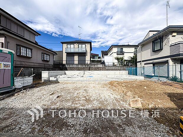 美しい街並みと穏やかな住環境でやすらぎの暮らしを叶えます。（2025年11月撮影）