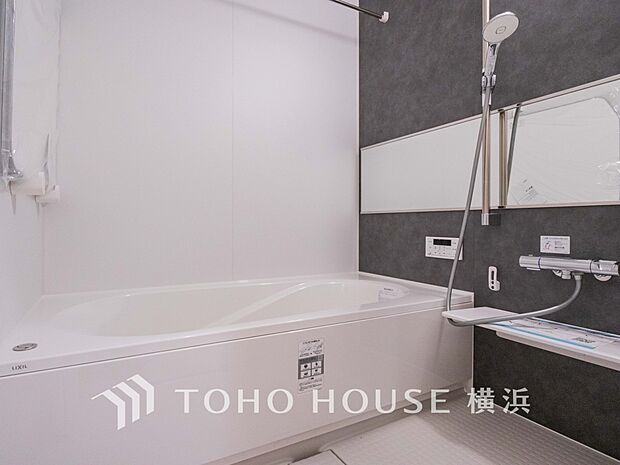 すっきりとした清潔感が感じられ、心身をリフレッシュできる寛ぎを深めてくれるスペースです。