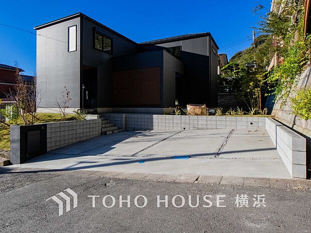 十分な広さのカースペースは、お車2台分の広さがあります。