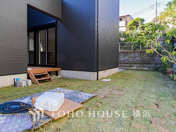 毎日の暮らしの中に癒しを与えてくれるお庭スペース。