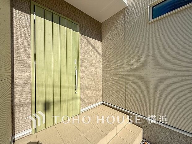 お住まいの顔となる玄関。住まう方のプライドを満たすクオリティを備えています。