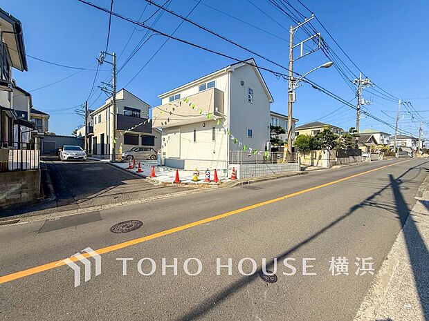 生活利便に優れた住環境に立地し、ゆとりある生活が送れます。