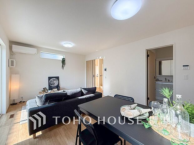 食事と楽しい会話が始まるスペース。