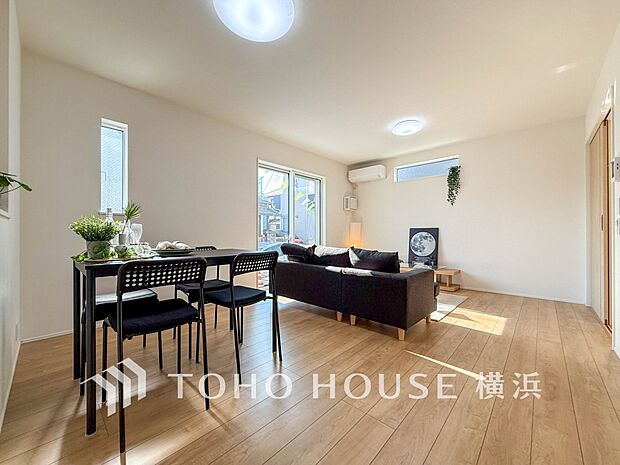 集いの場、憩いの場としての快適性を求めたやすらぎの空間です。