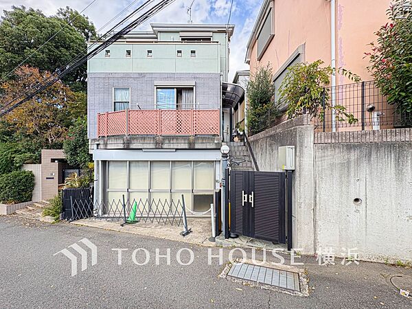 表現された空間は豊かな光と風を纏い、暮らしの時間を豊かにしてくれます。
