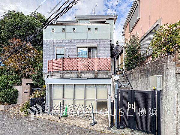 雨や紫外線から大切な愛車を守る、ビルトインガレージはセキュリティ面も安心です。
