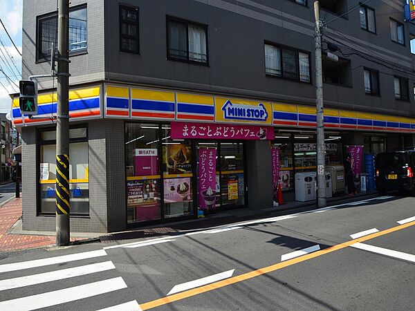 ミニストップ松本町3丁目店　450m　24時間営業。近くにあるとちょっとした買い物にも便利ですね。