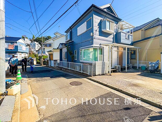 子育て環境、生活利便に優れた住環境に立地し、ゆとりある生活が送れます。(2025年11月撮影)