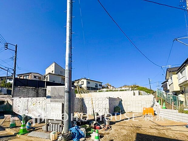 美しい街並みと穏やかな住環境でやすらぎの暮らしを叶えます。(2025年11月撮影)