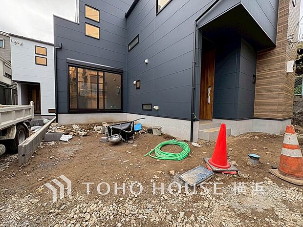 敷地内に駐車スペースがあると、日々の暮らしのをスムーズに運ぶ事が出来ます。