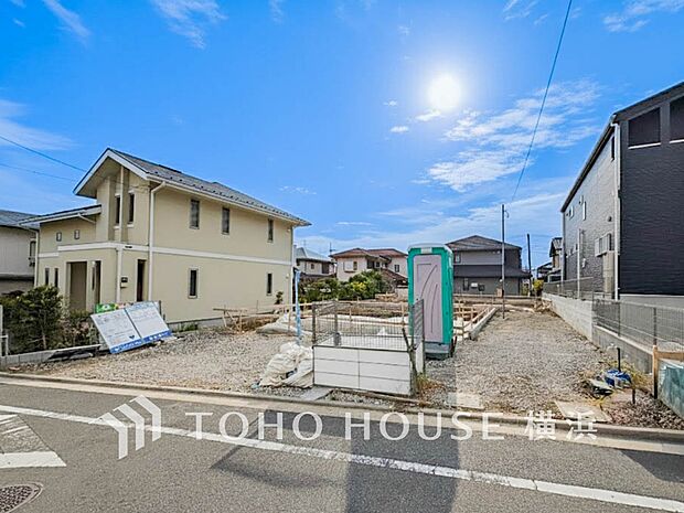 良質な環境に暮らす永住の邸がここに誕生します。(2025年11月撮影)