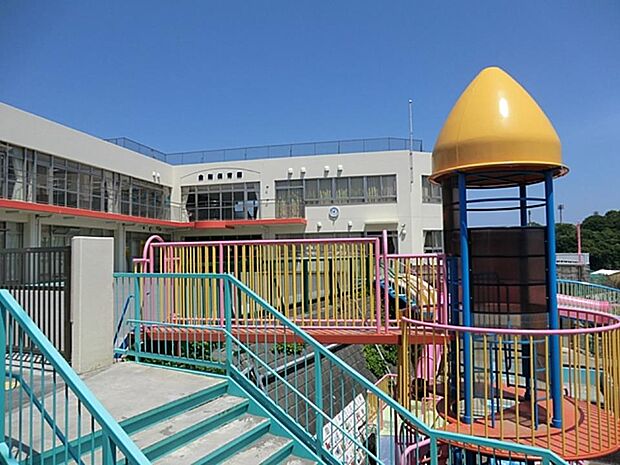 金剛保育園　450m　高台にあるため、日当たり、眺めも良好の保育園。近くには久良岐公園等があります。   