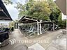 その他：屋根付きの駐輪スペースは、雨風から大事な愛車を守ってくれます。