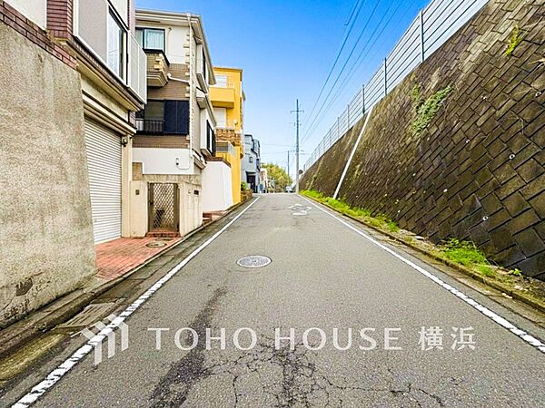 生活利便に優れた住環境に立地し、ゆとりある生活が送れます。