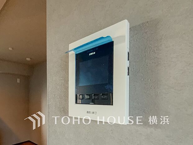 誰が来てもわかる様にモニター付きインターホンを設置。快適と安らぎを合わせた優しい設計。 