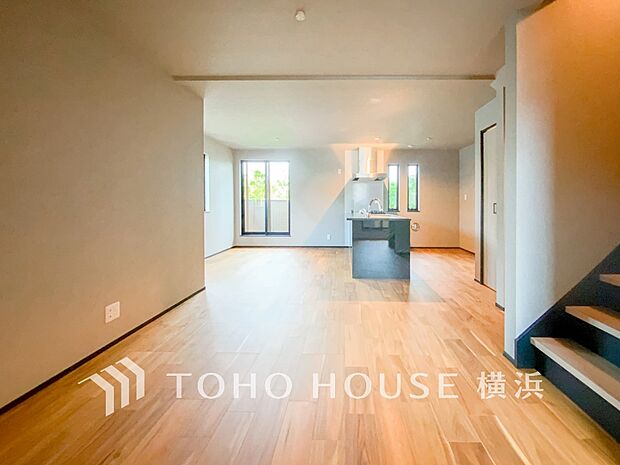 家族と過ごす時間を大切にしたい方にぴったりの明るくゆとりある住空間です。