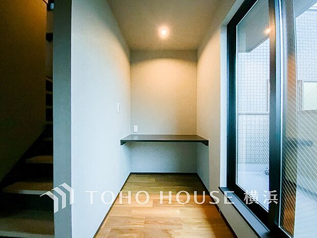 ちょっとしたデスクワークにもマルチに利用可能なワークスペース。