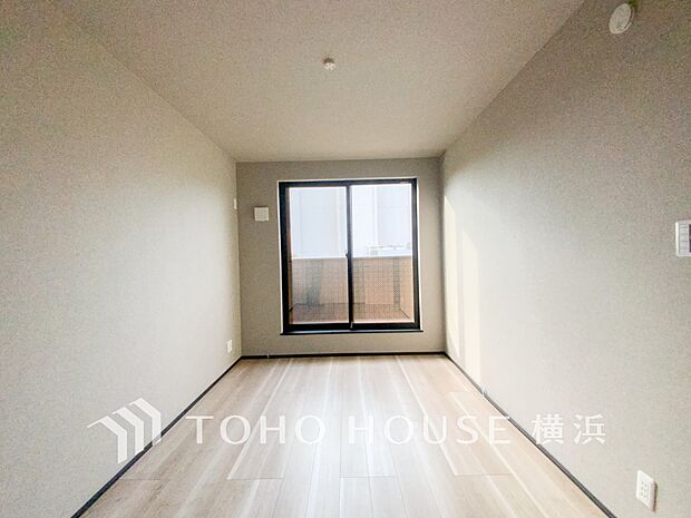 心地よい光と風があふれています。プライベートな自分時間を快適に過ごせるお部屋。