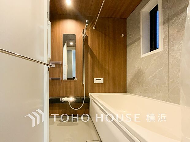 すっきりとした清潔感が感じられ、心身をリフレッシュできる寛ぎを深めてくれるスペースです。