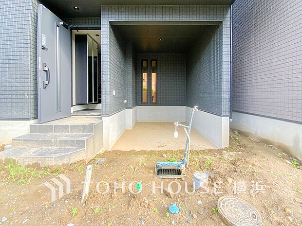 雨や紫外線から大切な愛車を守る、ビルトインガレージはセキュリティ面も安心です。