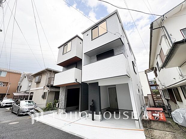 お住まいの顔となる玄関。住まう方のプライドを満たすクオリティを備えています。