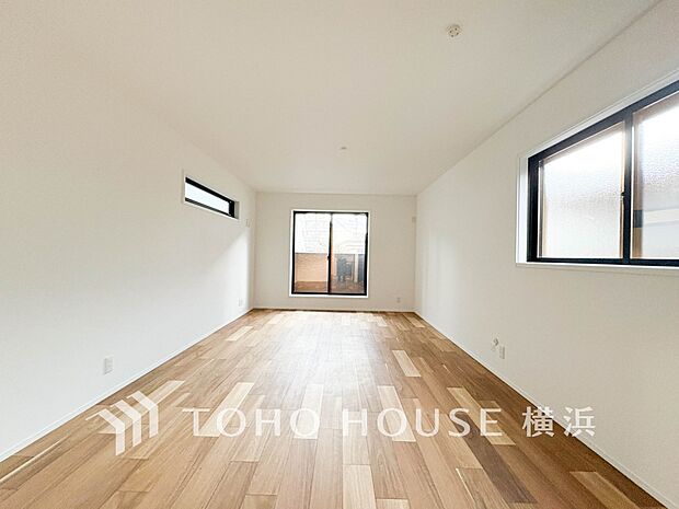 開放感あるリビングダイニング。ご家族とのんびりしたひと時を過ごせますね。