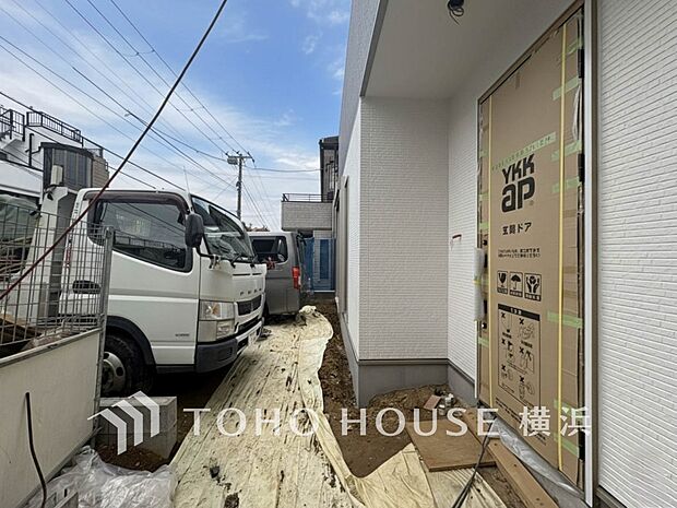 お住まいの顔となる玄関。住まう方のプライドを満たすクオリティを備えています。 