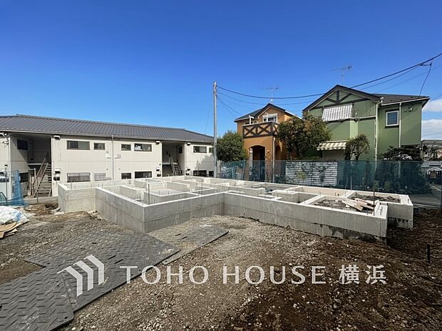 良質な環境に暮らす永住の邸がここに誕生します。（2025年11月撮影）
