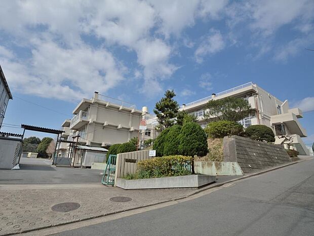 横浜市立岡津中学校 1100m