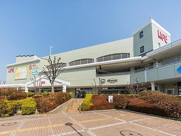そうてつローゼン緑園都市店　900m　毎日の食卓を飾る新鮮な食料品が揃います。即日発行のウェルカムカードはポイントをためてお買い物券を発行 