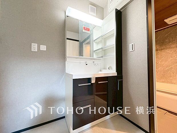 ご家族の1日が始まり、1日の終わりを締めくくる洗面空間。