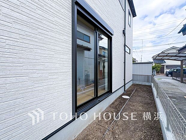 ガーデニングで色とりどりの草花を綺麗に飾ればより一層華やかな空間になります。