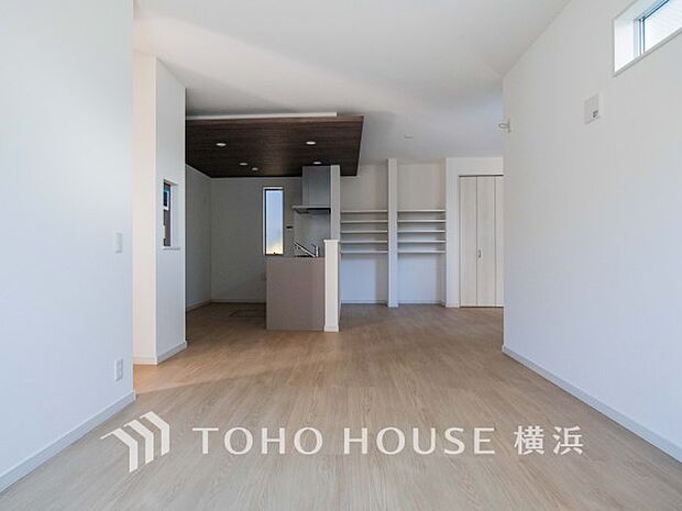 開放感あるリビングダイニング。ご家族とのんびりしたひと時を過ごせますね。