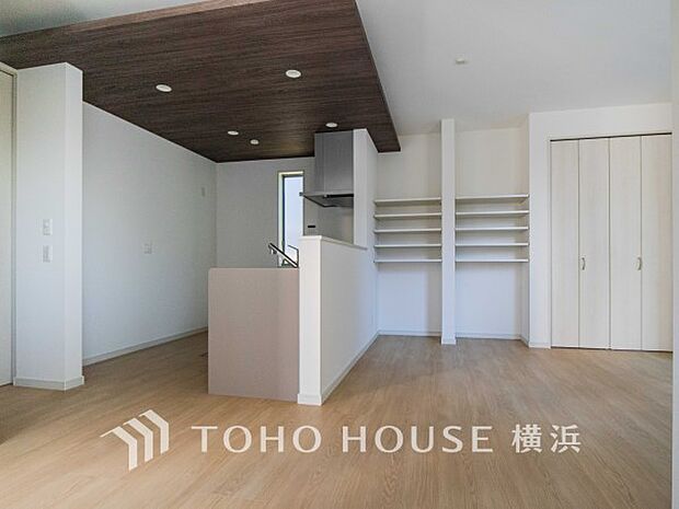 ご家族やお客様との時間など、多くの時を刻む空間。