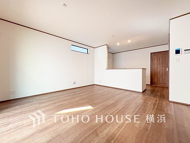 家族と過ごす時間を大切にしたい方にぴったりの明るくゆとりある住空間です。