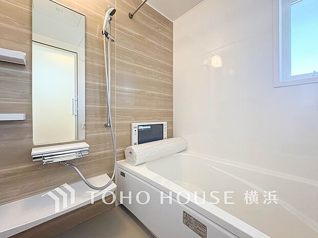 一日の疲れが癒される優雅な時間を堪能できるゆとりあるバスルームです。