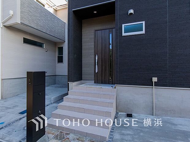 お住まいの顔となる玄関。