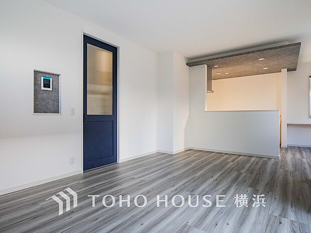 開放感あるリビングダイニング。ご家族とのんびりしたひと時を過ごせますね。