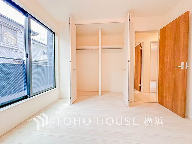 収納スペースもあり、生活しやすい居住スペースです。