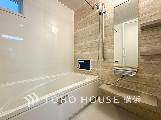 一日の疲れが癒される優雅な時間を堪能できるゆとりあるバスルームです。